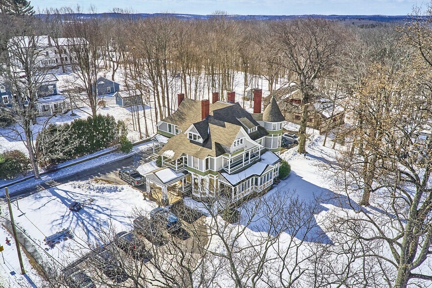 More Photos Of 2 South St, Grafton Office For Sale