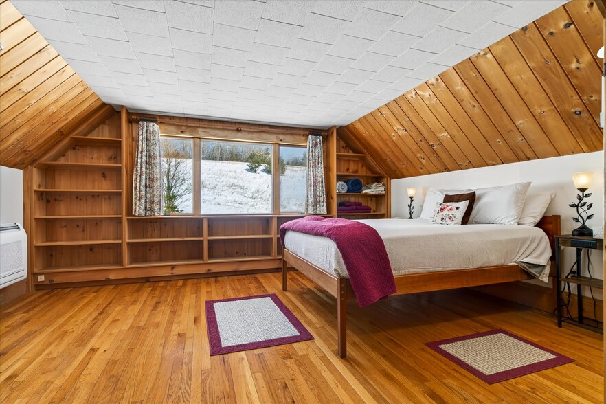 More Photos Of 66 Duttonsville School dr, Cavendish Schools For Sale