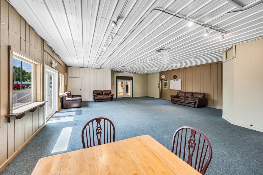 More Photos Of 526 College Hwy, Southwick Specialty For Sale