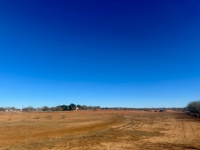 More Photos Of 175 County Road 1151, Pearsall Land For Sale