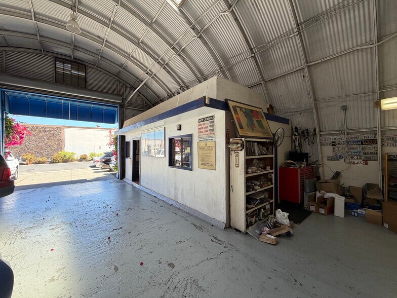 More Photos Of 43 Tiburon St, San Rafael Service For Sale