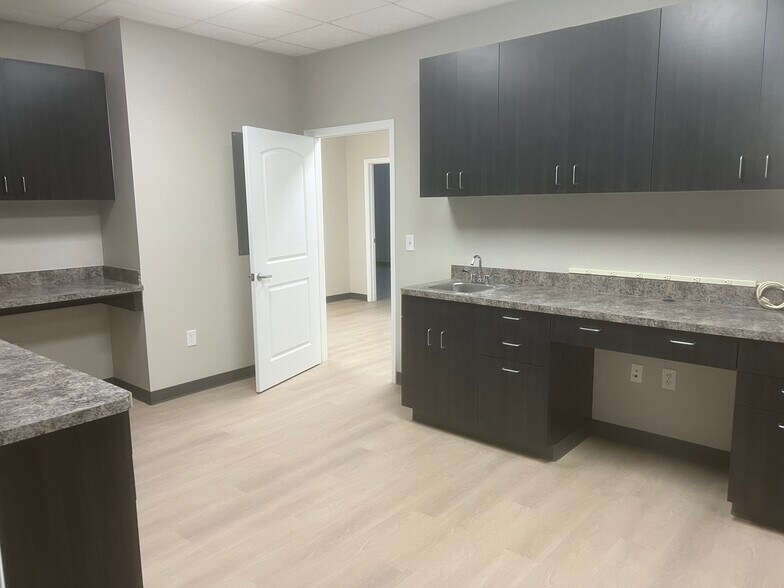 More Photos Of 2572-2578 N Commerce Pky, North Port Medical For Lease