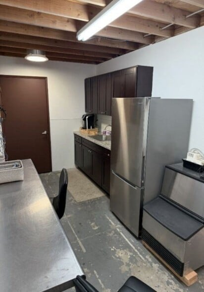 More Photos Of 1553 Simpson Way, Escondido Warehouse For Lease