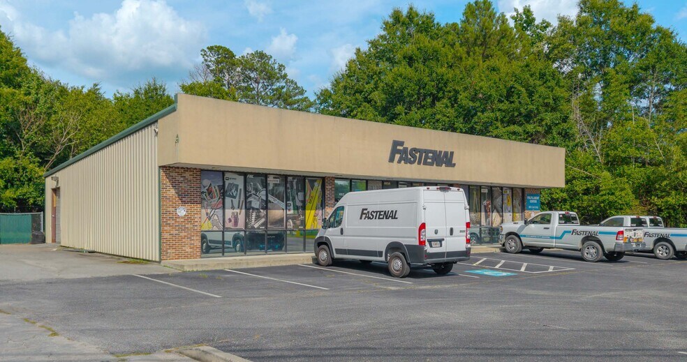 Primary Photo Of 492 Main St, Thomson Freestanding For Sale