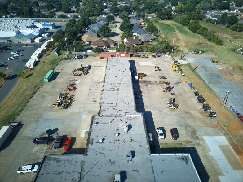 More Photos Of 1909 N Highway 81, Duncan Auto Dealership For Sale