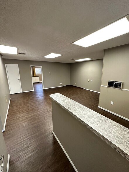 More Photos Of 330 N 4th St, Muskogee Office For Sale