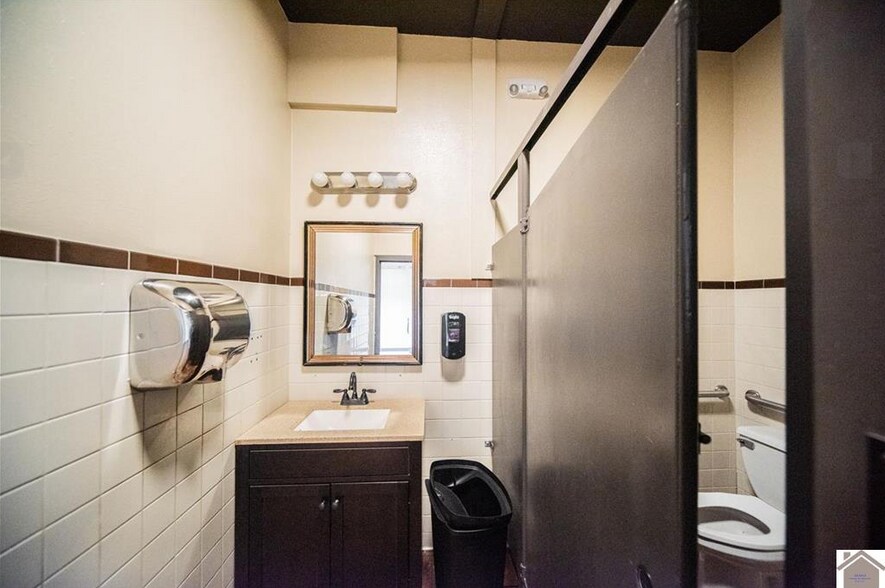 More Photos Of 7052 Benton Rd, Paducah Restaurant For Sale