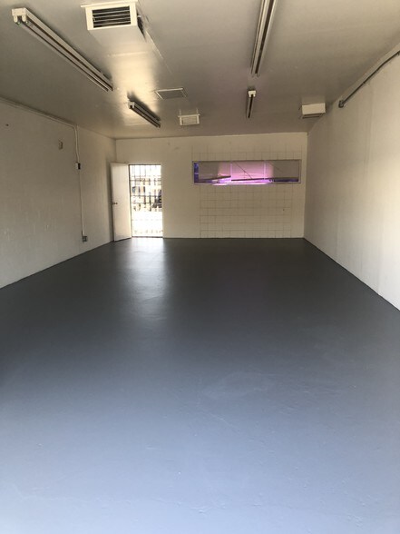 More Photos Of 292-298 S Irwindale Ave, Azusa Warehouse For Lease