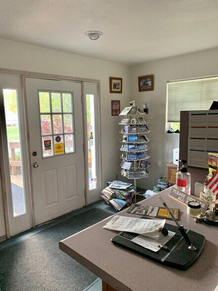 More Photos Of 62271 CA-299, Cedarville Hotel For Sale