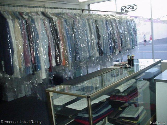 More Photos Of 121 E Walled Lake Dr, Walled Lake Storefront Retail Office For Sale