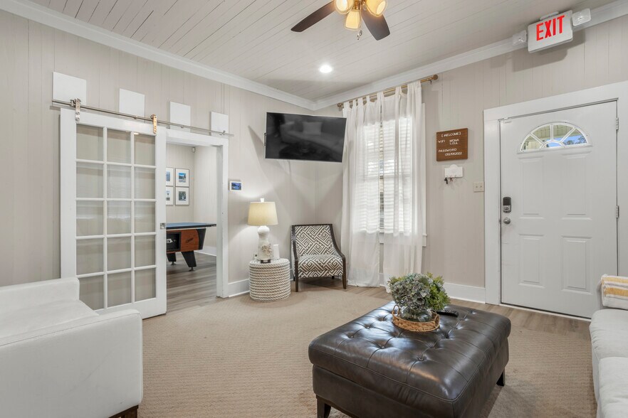 More Photos Of 1705 Government St, Ocean Springs Office For Sale