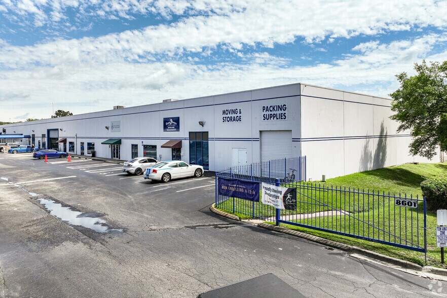 More Photos Of 6600 Youngerman Cir, Jacksonville Unknown For Lease