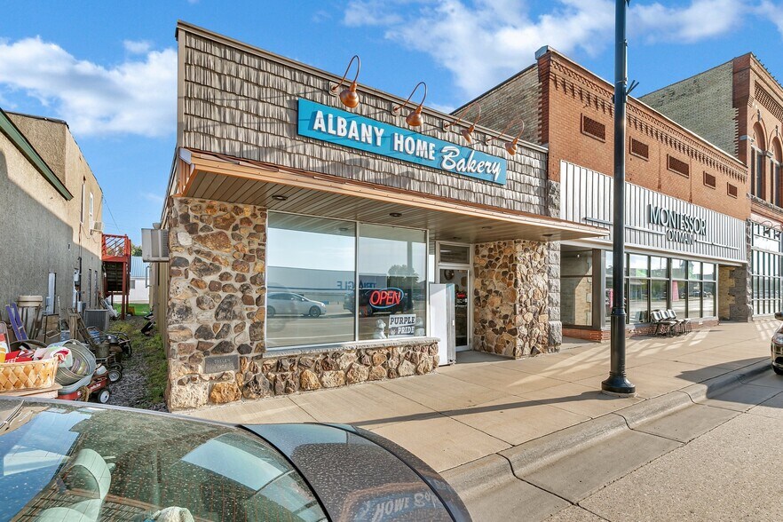 More Photos Of 531 Railroad Ave, Albany General Retail For Sale
