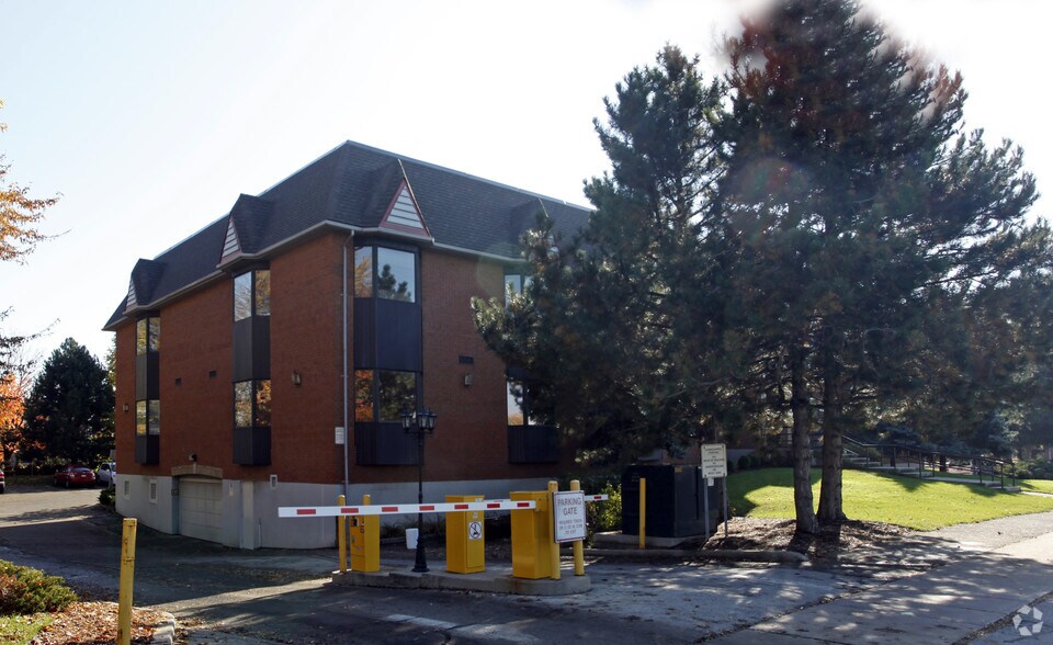 More Photos Of 2200 Fairview St, Burlington Office For Lease