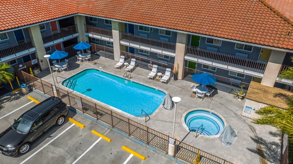 More Photos Of 28980 Old Town Front St, Temecula Hotel For Sale