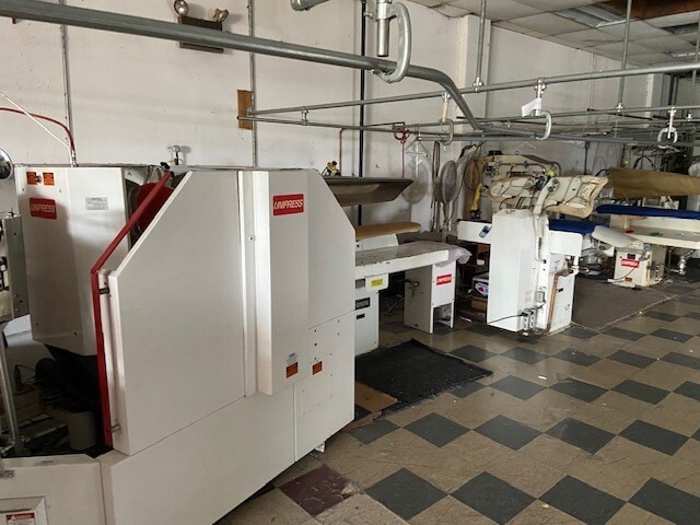 More Photos Of 2581 W Chester, Broomall Storefront For Lease