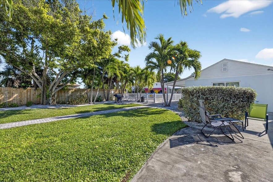 More Photos Of 523 72nd Ave, St Pete Beach Hotel For Sale