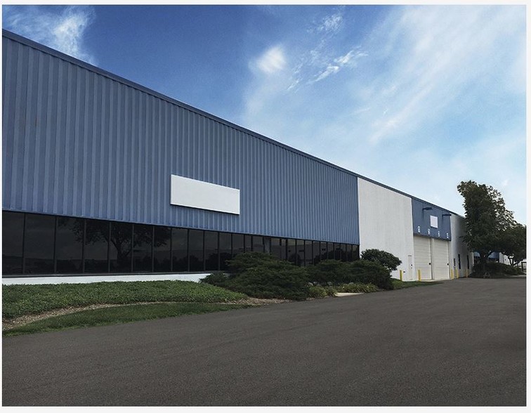 Primary Photo Of 201 W Oakton St, Des Plaines Distribution For Lease