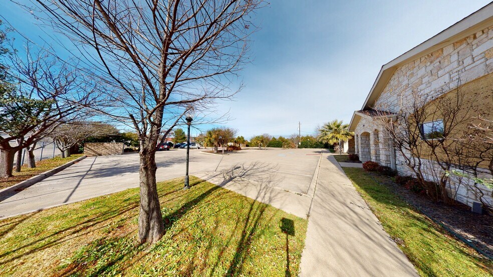More Photos Of 2451-2461 Robinson Rd, Grand Prairie Medical For Sale