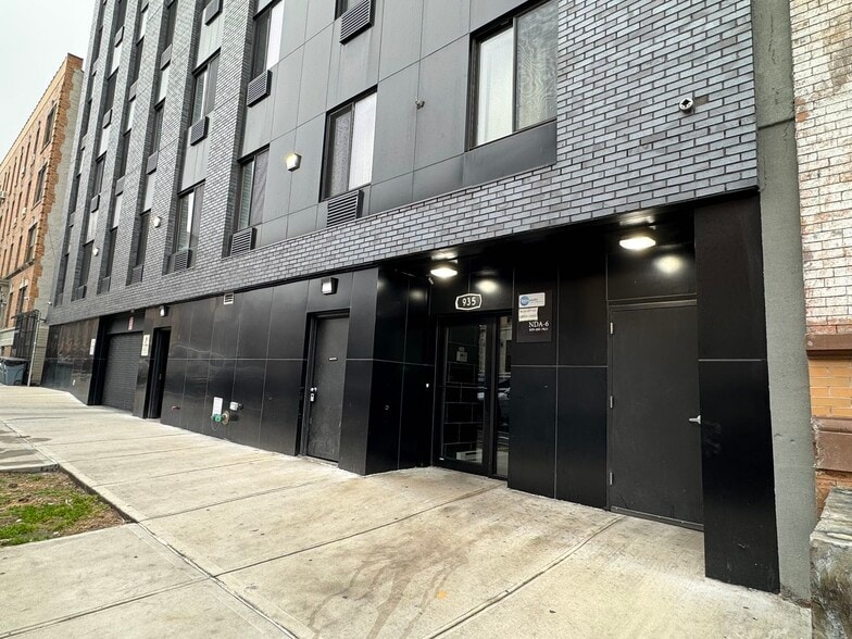 More Photos Of 931-935 E 179th St, Bronx Apartments For Sale