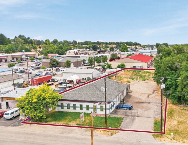 Primary Photo Of 112 E 45th St, Garden City Flex For Sale