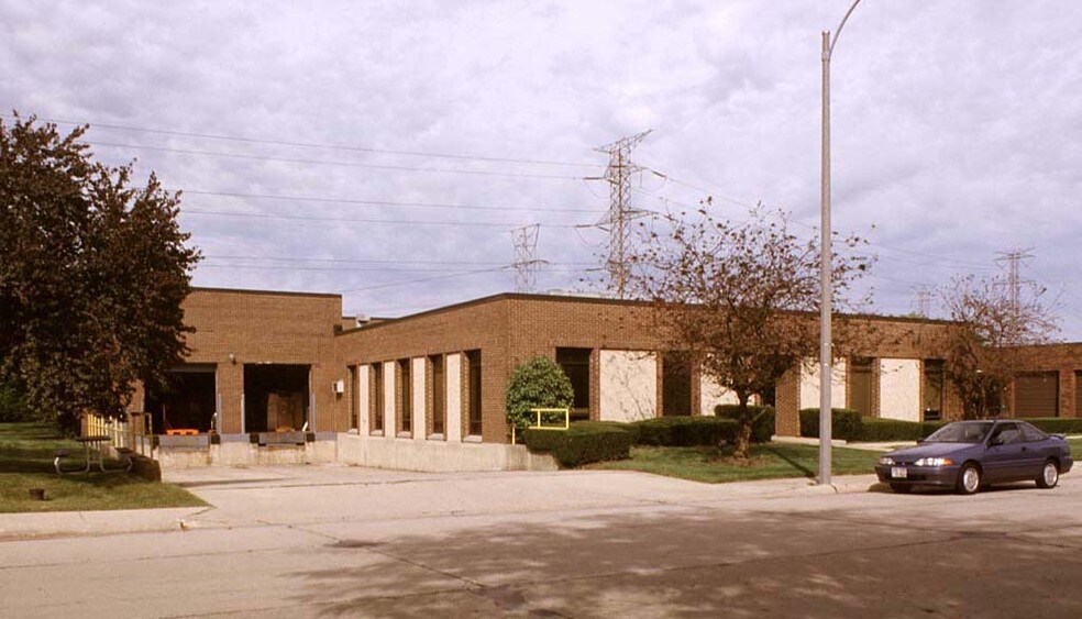More Photos Of 435 W Fullerton Ave, Elmhurst Light Manufacturing For Sale