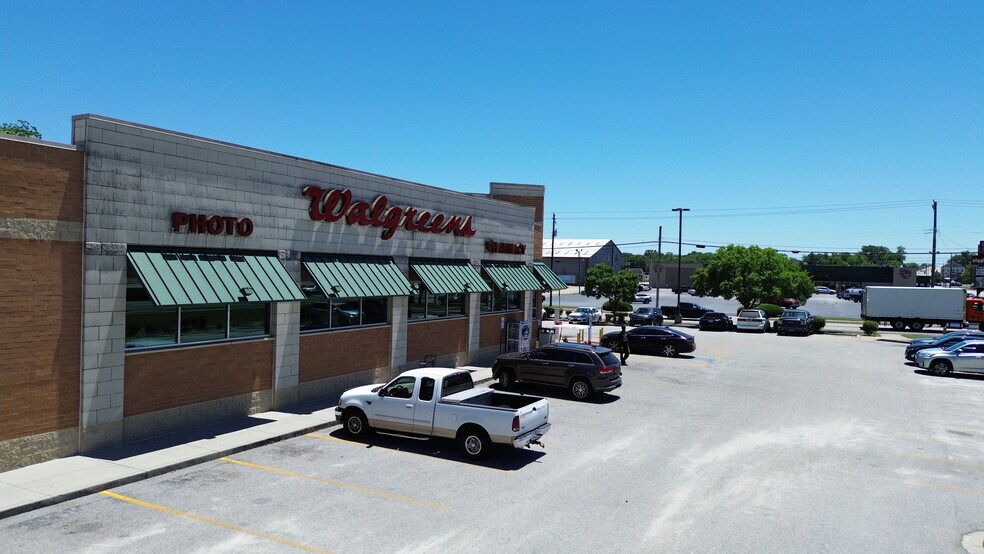 More Photos Of 201 N Lafayette Dr, Sumter Drugstore For Sale