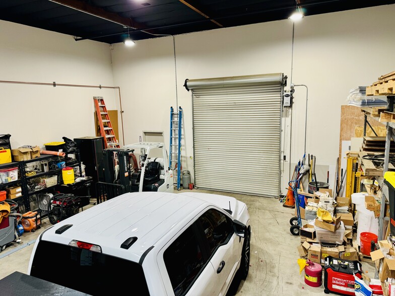 More Photos Of 2368 Eastman Ave, Ventura Distribution For Sale