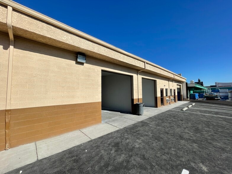 More Photos Of 3894 Spring Mountain Rd, Las Vegas Light Distribution For Lease