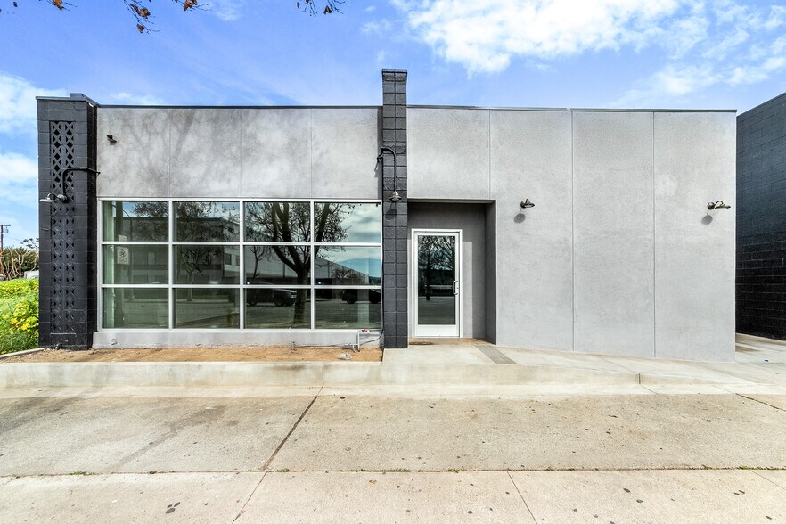 More Photos Of 1241 W Holt Ave, Pomona Storefront Retail Office For Lease