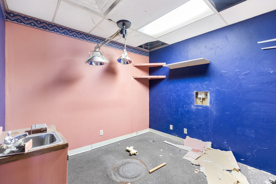 More Photos Of 5676 W Skelly Dr, Tulsa Medical For Sale