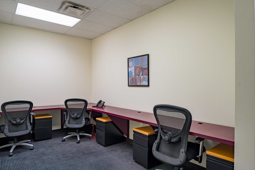 More Photos Of 1100 Matamoros St, Laredo Office For Lease