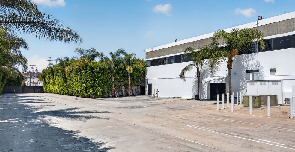 More Photos Of 3680 Beverly Blvd, Los Angeles Loft Creative Space For Sale
