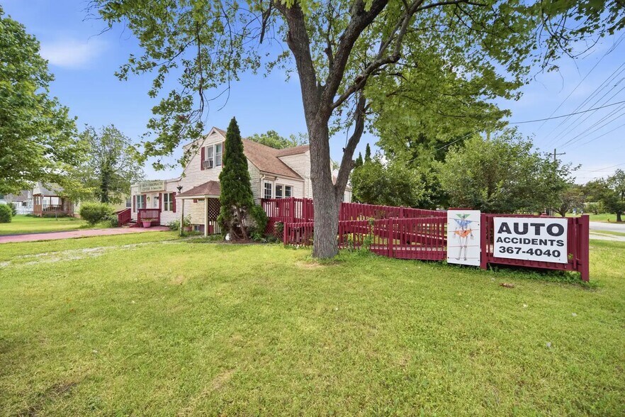 More Photos Of 5701 S 3rd St, Louisville Office Residential For Sale