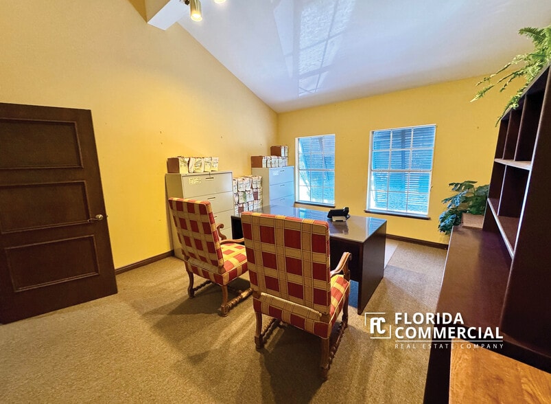 More Photos Of 1115 SE Ocean Blvd, Stuart Office Residential For Sale