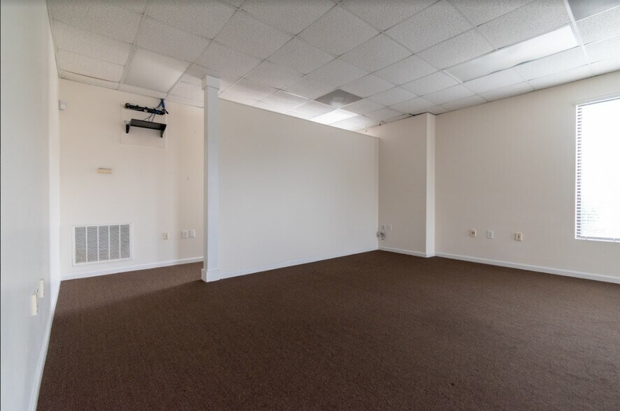 More Photos Of 6408 Brookstone Ln, Fayetteville Medical For Lease