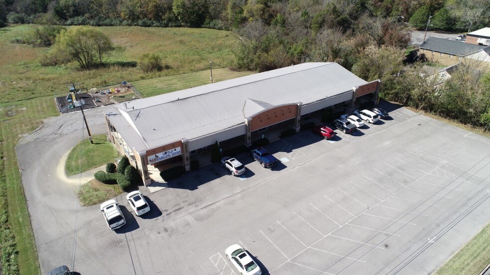 More Photos Of 875 Union St, Shelbyville Storefront Retail Office For Sale