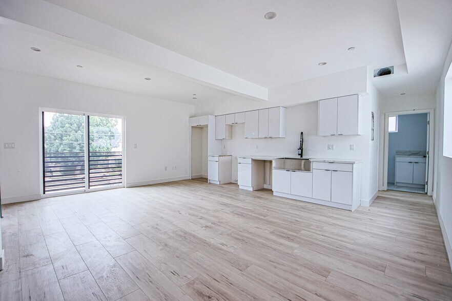 More Photos Of 6461 Woodley Ave, Van Nuys Apartments For Sale