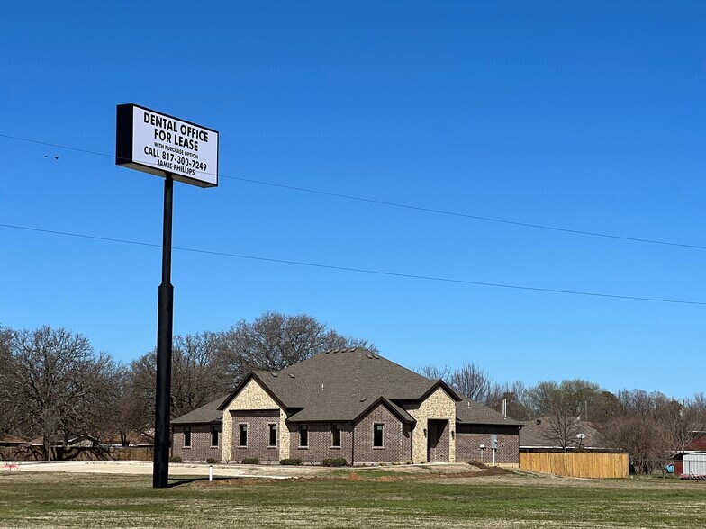 More Photos Of 1600 Creekstone Ct, Seagoville Healthcare For Sale