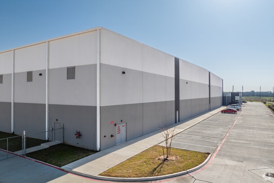 More Photos Of 5477 Business Park Dr, Rosenberg Warehouse For Sale