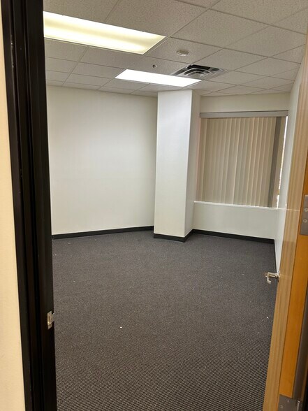 More Photos Of 500 N Rainbow Blvd, Las Vegas Office For Lease