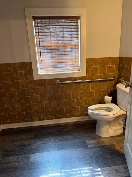 More Photos Of 7110 Elm St, Frisco Storefront Retail Office For Lease