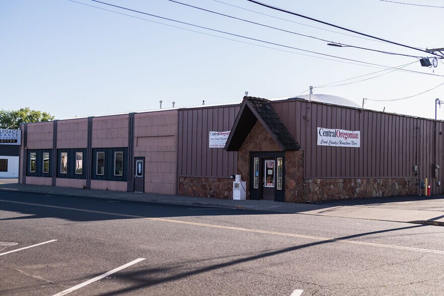 More Photos Of 394 NE Belknap St, Prineville General Retail For Sale