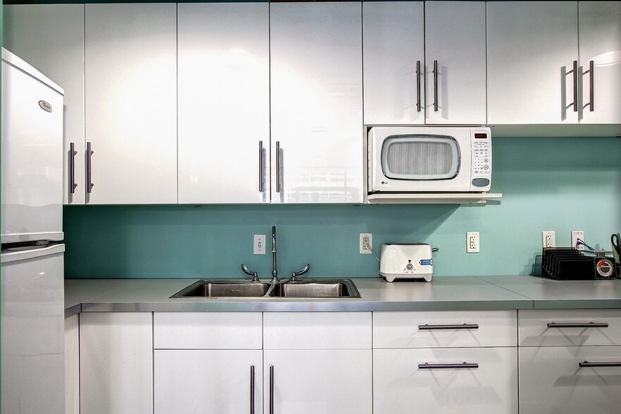 More Photos Of 3033 N Central Ave, Phoenix Loft Creative Space For Sale