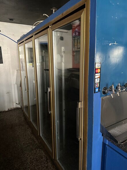 More Photos Of 230 Fox St, Lemoore Restaurant For Sale