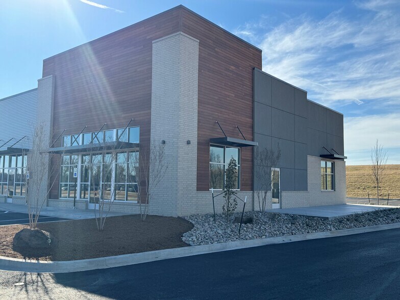 More Photos Of Route 66 Landing, Yukon Unknown For Lease