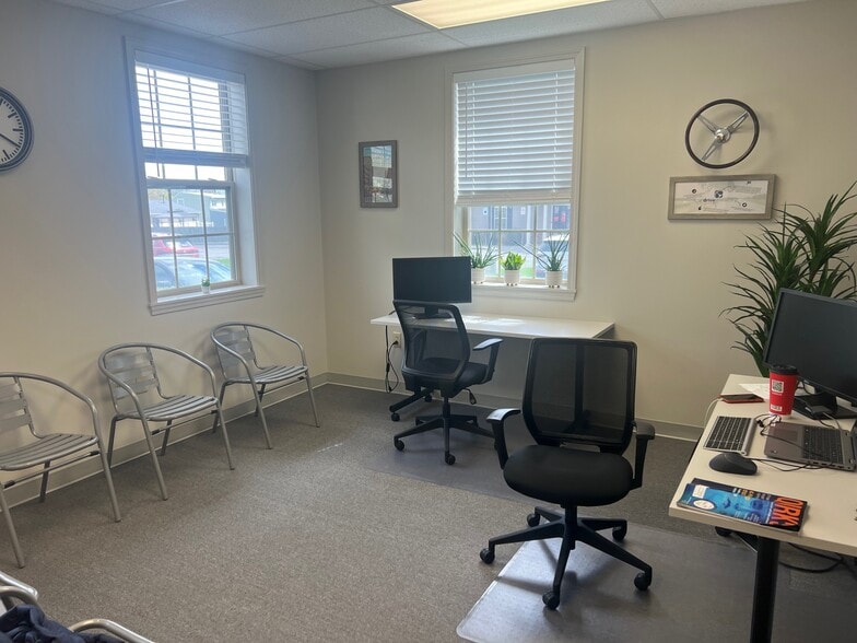 More Photos Of 6702 Buckley Rd, Syracuse Medical For Lease