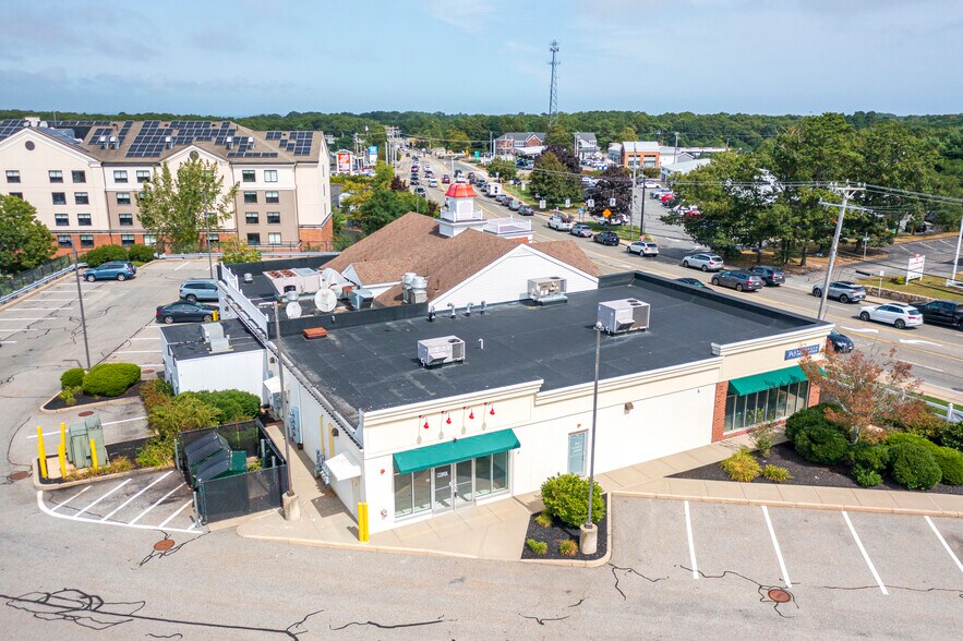 More Photos Of 47-53 Long Pond Rd, Plymouth Restaurant For Lease
