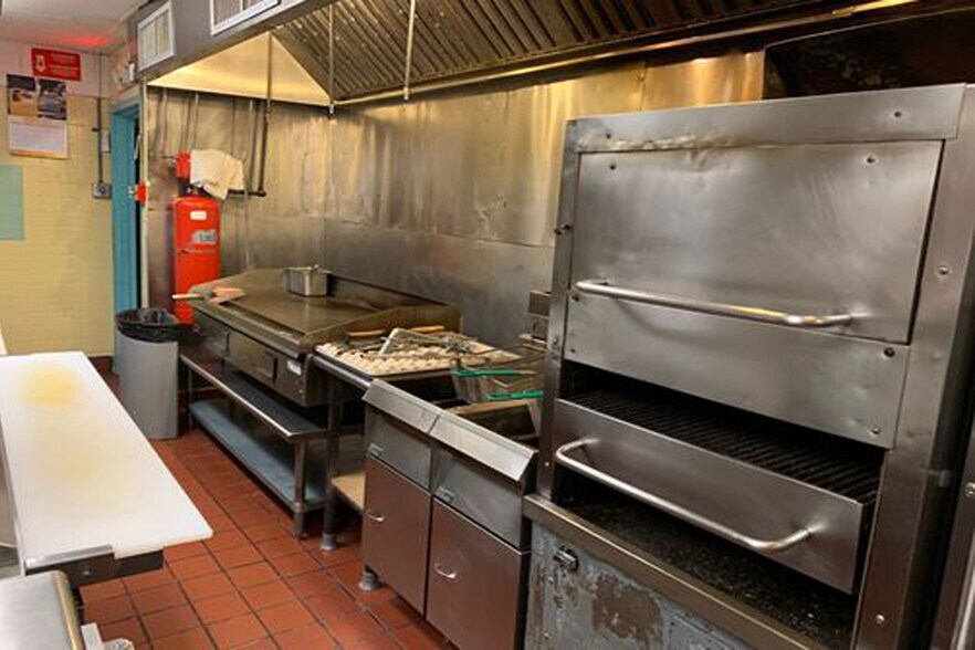 More Photos Of 1565 Marion-Waldo Rd, Marion General Retail For Sale