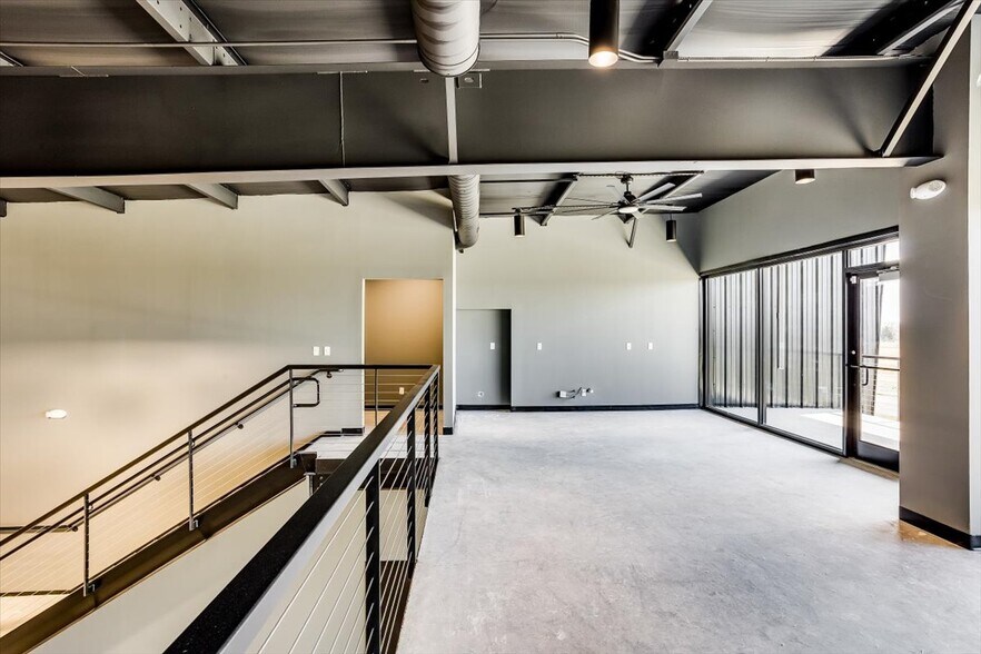 More Photos Of 4078 N Hoover Ct, Wichita Industrial For Sale